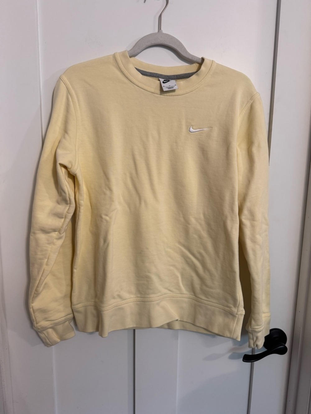 Nike Women’s Crewneck Sweatshirt - Butter Yellow